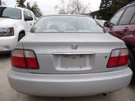 1996 HONDA ACCORD LX SILVER 4DR 2.2L AT A19939